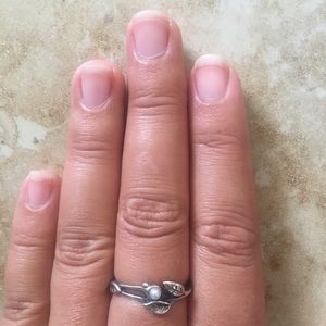 Sterling silver ring with pearls and leaves